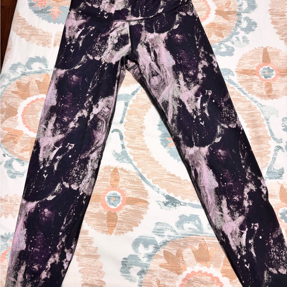 Old Navy Black and Lavender Marble-Print Jeggings